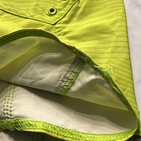 Volcom Mod Tech Shorts. Size 28. Neon yellow/green. Quick dry - Picture 6 of 8